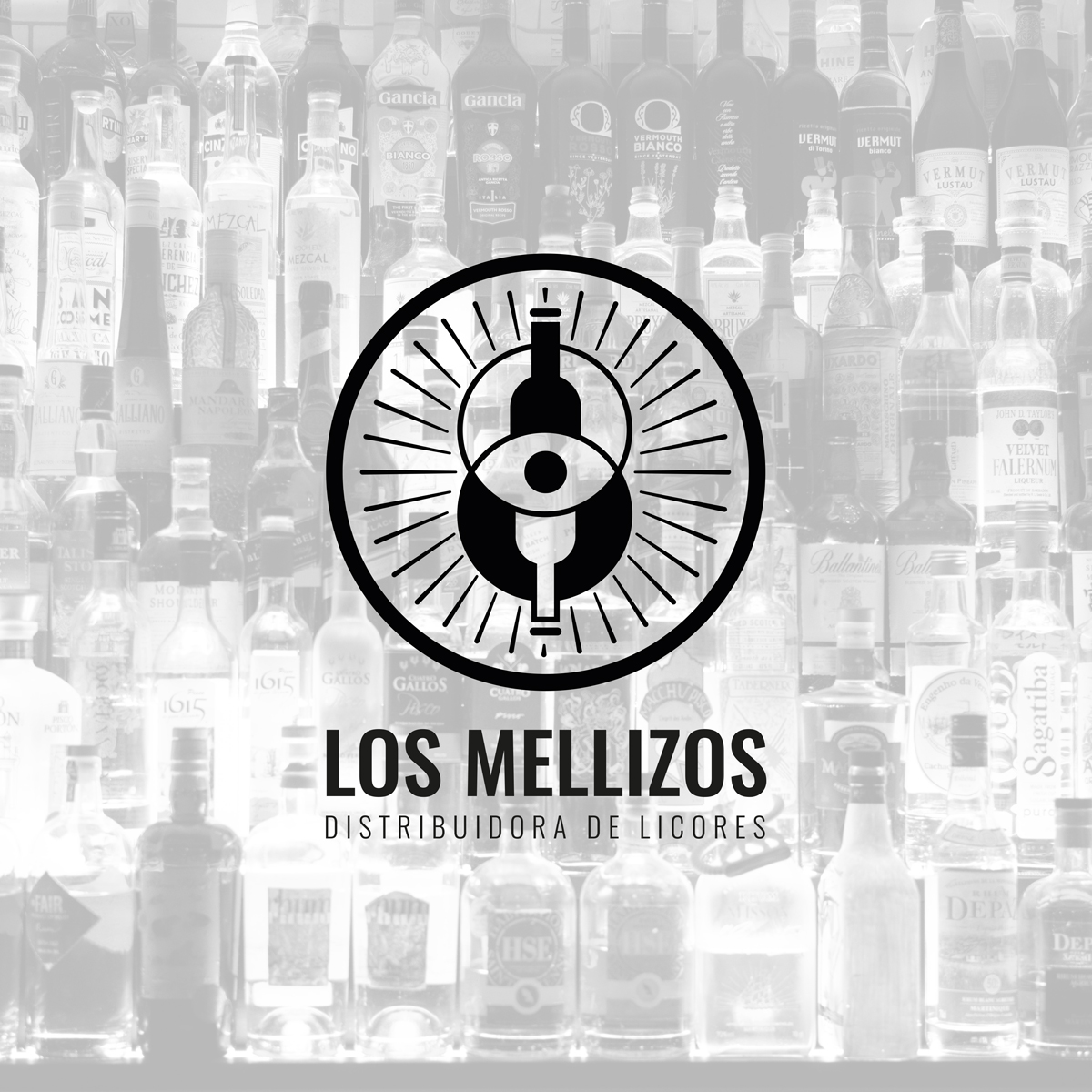 Imagen de marca Los Mellizos con un bar en el fondo ©Leandro Fuenzalida